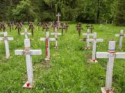 MApN: Situaţia Cimitirului eroilor de la Valea Uzului, dezbătută de specialişti români şi maghiari, la Bucureşti. Ce decizie s-a luat