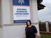 Medicul din România care stă într-o garsonieră, dar a construit un spital cu bani împrumutați