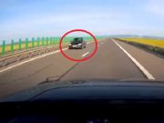 Haos pe autostrada A3, la intrarea dinspre Câmpia Turzii. O şoferiţă a fost filmată în timp ce conducea pe contrasens.