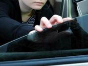 RAR avertizează: „Atenție la foliile montate pe geamurile mașinii!”. Ce riscă șoferii