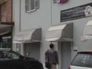 Îngrijitoare româncă acuzată că a maltratat și umilit un bătrân de 94 de ani, în Italia