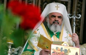 Patriarhul Daniel critică reţele de socializare: ”consumă timpul”
