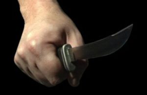 O crimă fără precedent s-a produs în comuna Săucești din Bârlad. O bătrână de 70 de ani a fost ucisă de iubitul ei de 60 de ani, prin înjunghiere. Cei doi erau împreună de câteva luni.