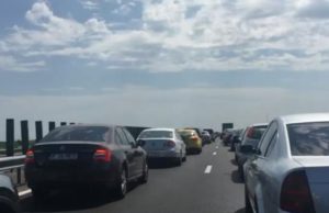 Mihai Tudose, aflat în algomerația de pe Autostrada Soarelui: N-ar vrea Cuc să stea în picioare pe A2, ca să-i mulțumească lumea?