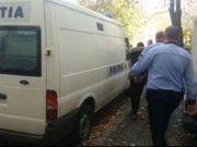 Trei tineri reținuți pentru tâlhărie