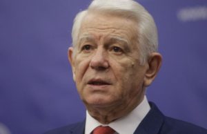 Șeful ALDE a fost întrebat dacă Teodor Meleșcanu mai poate rămâne în funcție după problemele de la votul din străinătate.