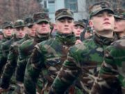 Serviciul militar obligatoriu, reintrodus după 13 ani. Primii tineri vor fi înrolaţi în septembrie, autorităţile încep recensământul