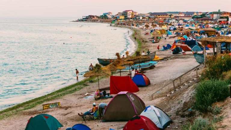 Tânără de 19 ani, găsită înecată în zona plajei din Vama Veche