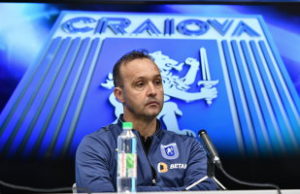 Corneliu Papură, mesaj clar către fanii revoltaţi ai Craiovei: ”Sunt radicali, la noi la olteni aşa e. Dacă dăm o pasă greşită…”. Discursul de la finalul meciului cu Sabail, axat pe contestatarii din peluze