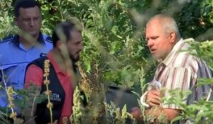 8E73D68D-40BE-4583-AE82-81E3A3500323