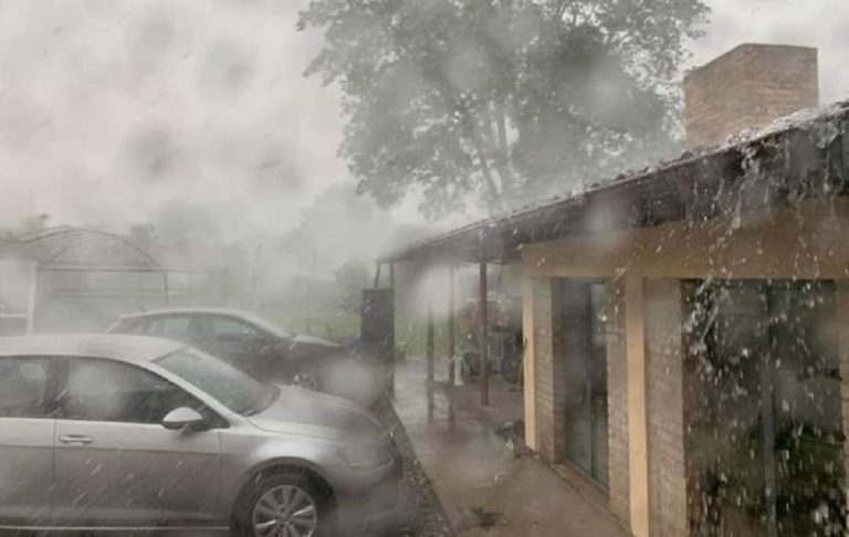 Alertă de furtuni şi ploi torenţiale cu grindină. Fenomene meteo extreme în România, până joi dimineaţă