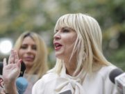 Elena Udrea s-a întors. Ce o aşteaptă acasă