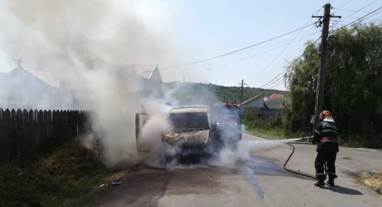 I-a luat foc mașina în drum spre service