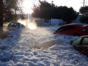 Străzile dintr-un oraș mexican acoperite cu un strat de 1,5 metri de gheață, la 30 de grade Celsius