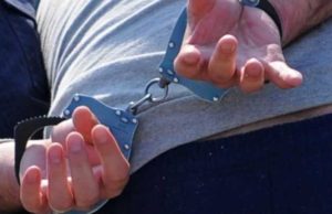 Bărbat reţinut după ce a intrat în casă peste o copilă de 10 ani şi a încercat să o violeze. Cum a scăpat fetiţa de individ