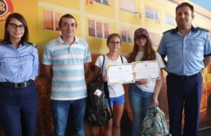 Două fetiţe au predat poliţiei un portofel cu 2850 de euro şi 500 de lei