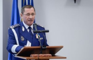 Marii şefi din Poliţie îşi ţin salariile secrete