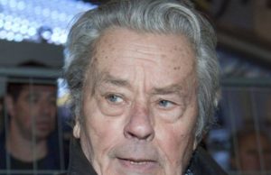 Alain Delon, de urgență pe mâinile medicilor! Celebrul actor a suferit un accident cardio-vascular cerebral