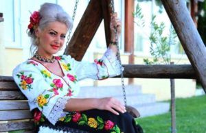 Fiul de 19 ani al cântăreţei Anamaria Pop, moartă în cumplitul accident la Cicârlău, a transmis un mesaj emoţionant pe Facebook