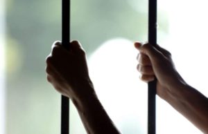 O femeie a stat 35 de ani în închisoare pentru o crimă pe care nu a comis-o