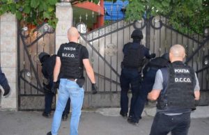 Fete exploatate şi torturate de bunica lor, la Cluj. Femeia le obliga să cerşească la normă