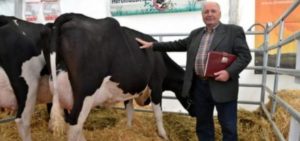 9CAFD11B-3907-40F9-84E3-8C5AA7CE9EAD