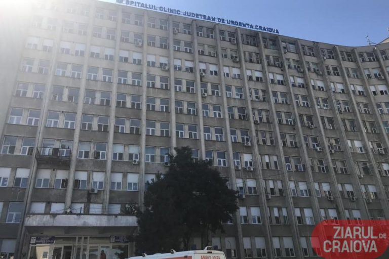 O doctoriță trage un semnal de alarmă după ce soțului ei, medic la SJU Craiova, nu i s-au acordat îngrijirile necesare. “A fost o cursă contra cronometru în care am înțeles că în Craiova se poate muri cu zile”