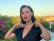 Cum reuşeşte Catrinel Menghia să se menţină în formă! Este una dintre cele mai sexy mămici.