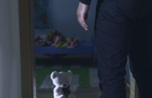 Un bărbat care ar fi agresat sexual o fetiță de 6 ani este tatăl unui fost șef din Poliția Timiș