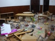 Şcoala din Clejani, distrusă complet de trei copii enervaţi de o jucărie care cânta