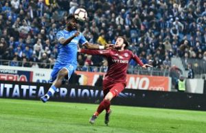 A plecat pe uşa din dos de la Craiova, iar acum şi-a găsit echipă! FOTO | Donkor, fundaşul „exilat” de olteni, a semnat cu un alt club