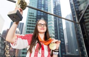 Campioană la New York, scrie istorie pentru România! Tânără brăileancă admisă la cinci universități de top din Marea Britanie, părăsește sistemul românesc. „Nimeni nu munceşte cu drag”