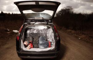 Bărbat băgat în portbagaj, dus în pădure şi omorât cu sânge rece, în Medgidia