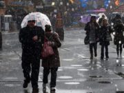 ANM a emis alertă de vreme severă. Ploi şi descărcări electrice în toată ţara