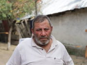 Tatăl fetiței ucise în Gura Șuții și-a căutat în zadar fiica împreună cu polițiștii, chiar în apropierea locului unde a fost găsită decedată Citeşte întreaga ştire: Tatăl fetiței ucise în Gura Șuții și-a căutat în zadar fiica împreună cu polițiștii, chiar în apropierea locului unde a fost găsită decedată