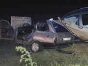 O tânără de 23 de ani și un șofer de 73 de ani au murit într-o mașină distrusă în Buzău, într-un accident