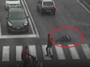 Un tânăr se prefăcea că a fost lovit de mașini pentru a obține despăgubiri. Cum a fost demascat