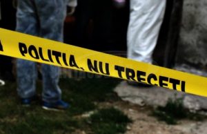 Un bebeluș a fost găsit pe un deal, lângă cinci persoane decedate