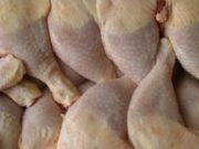 Semnal de alarmă transmis din Germania. Supermarket-uri celebre vând carne de pui contaminată cu bacterii periculoase