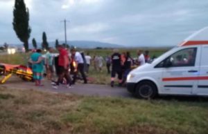 Microbuz plin cu pasageri, răsturnat din neatenția unui șofer, la Tișița! Ce s-a întâmplat | FOTO