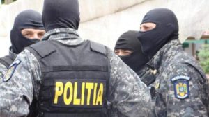 F09800AB-D775-4C12-B575-7B1268885D1A