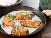 REȚETE de pește: Somon la cuptor, cu susan