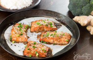 REȚETE de pește: Somon la cuptor, cu susan