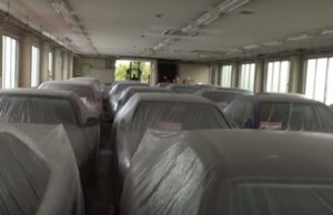 VIDEO | Depozitul secret cu masini la preturi de nimic. Un Nissan se vinde cu mai putin de 9.000 de lei