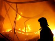 Un bărbat din Prahova a murit în flăcări, încercând să-i dea foc casei vecinului