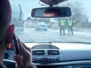 Curg amenzile pentru şoferii prinşi cu telefonul în mână, la volan, iar suma nu e deloc mică