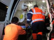 O femeie din Iaşi a stat ore în şir în ploaie şi a ajuns cu hipotermie gravă la spital