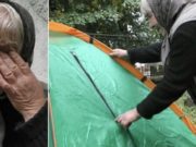 O bătrână de 74 de ani locuieşte în cort, dată afară din casa în care trăit 27 de ani