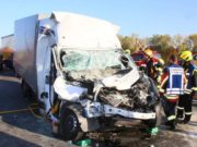Un şofer român a intrat cu viteză într-un TIR staţionat, pe o autostradă din Germania