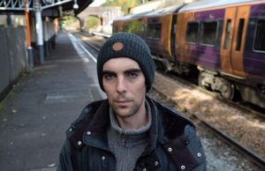 Un român a ajuns pe străzi în Anglia după ce și-a rupt piciorul și a pierdut locul de muncă